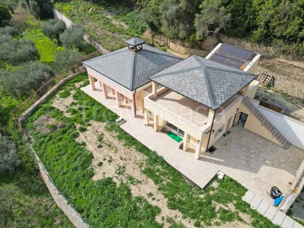 casa indipendente in vendita ad Alassio