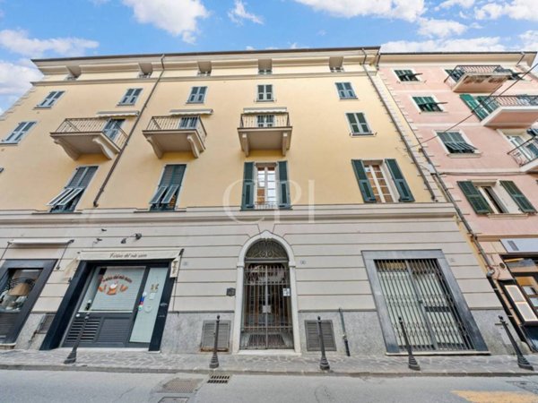 appartamento in vendita ad Alassio