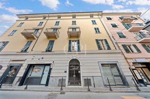 appartamento in vendita ad Alassio