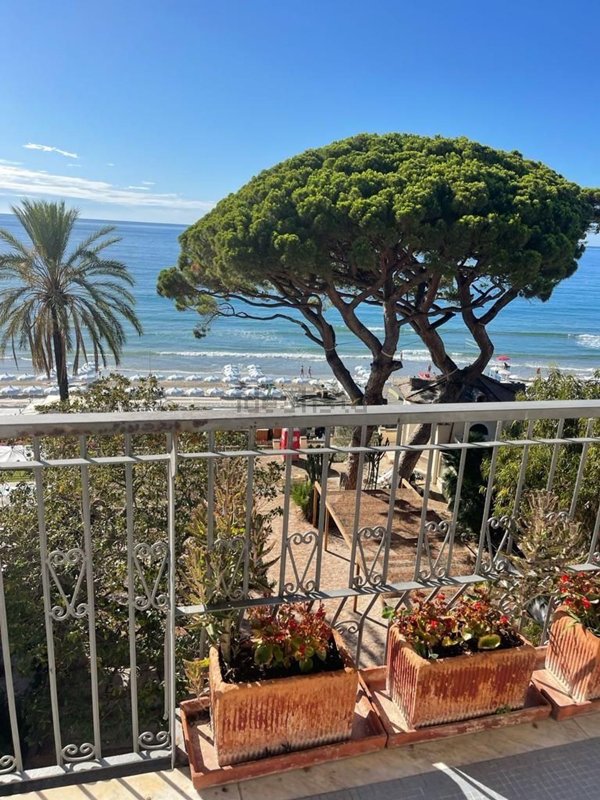 appartamento in vendita ad Alassio