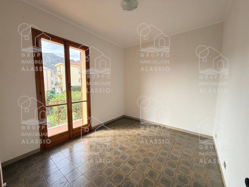 appartamento in vendita ad Alassio in zona Moglio