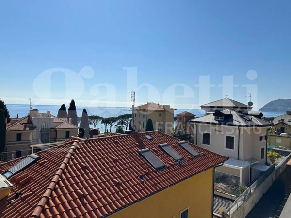 appartamento in vendita ad Alassio