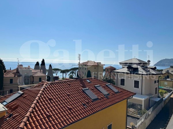 appartamento in vendita ad Alassio