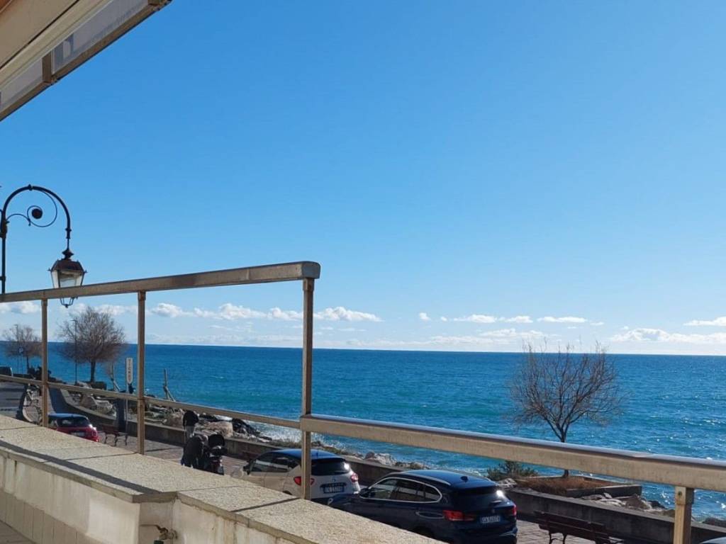 appartamento in vendita ad Alassio