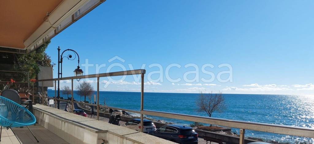 appartamento in vendita ad Alassio