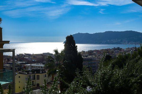 appartamento in vendita ad Alassio in zona Solva