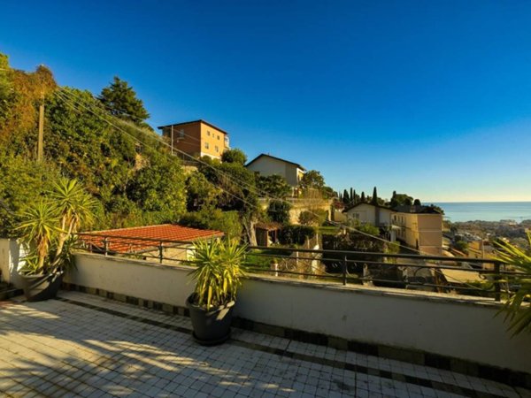 appartamento in vendita ad Alassio