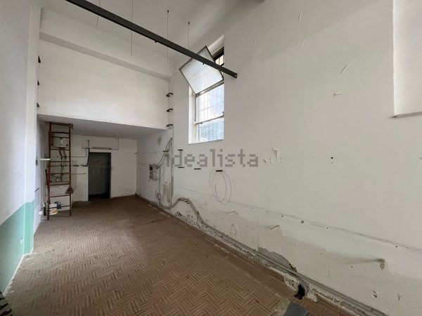 negozio in vendita ad Alassio