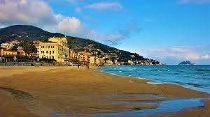 casa indipendente in vendita ad Alassio in zona Moglio