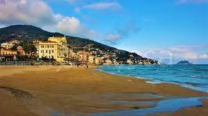 casa indipendente in vendita ad Alassio in zona Moglio