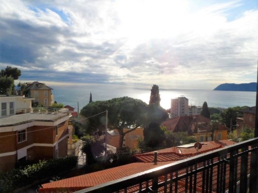 appartamento in vendita ad Alassio in zona Solva