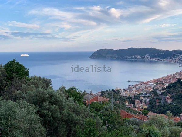appartamento in vendita ad Alassio in zona Solva