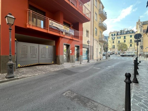 locale commerciale in vendita ad Alassio