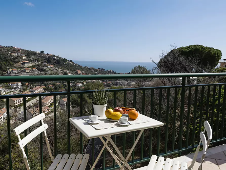 appartamento in vendita ad Alassio in zona Moglio