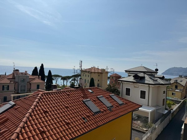 appartamento in vendita ad Alassio