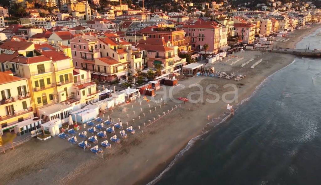 appartamento in vendita ad Alassio