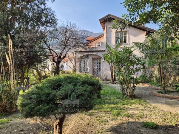 casa indipendente in vendita ad Alassio