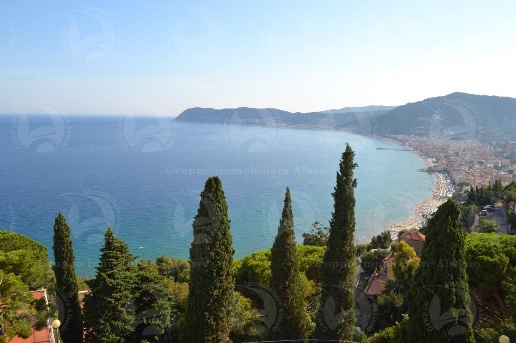 appartamento in vendita ad Alassio