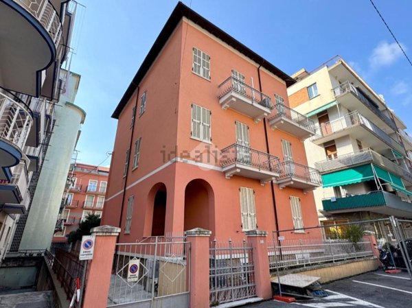 casa indipendente in vendita ad Alassio