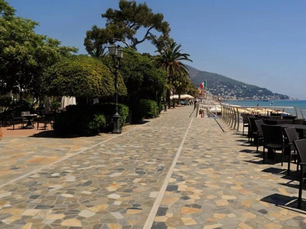 appartamento in vendita ad Alassio