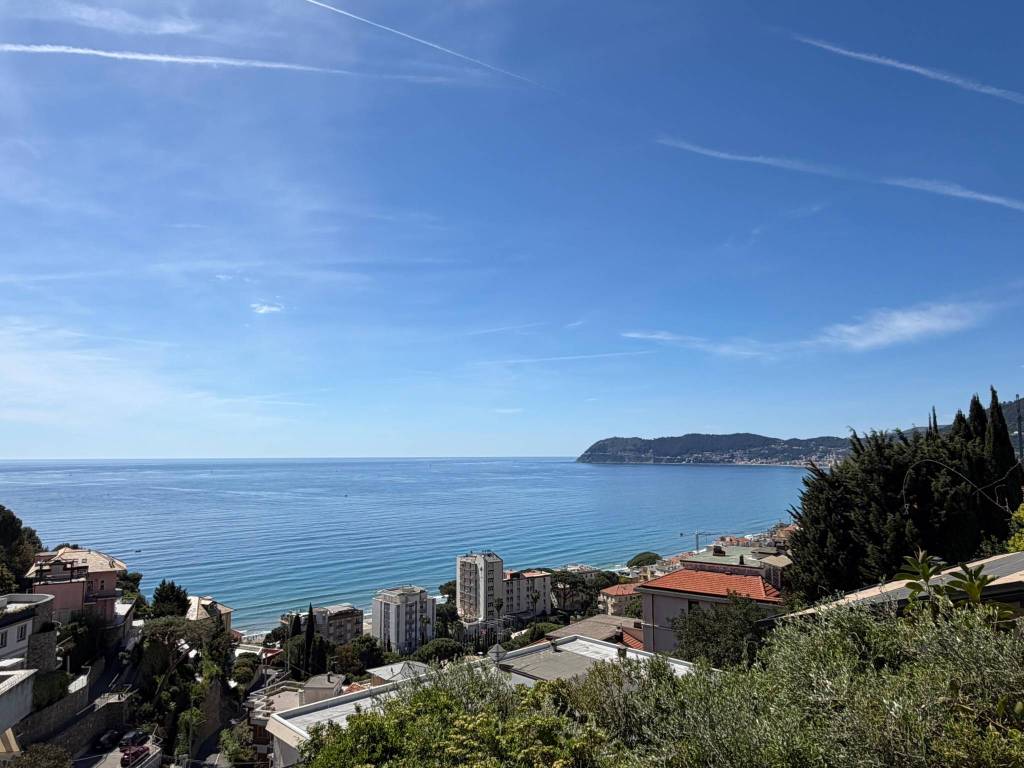 appartamento in vendita ad Alassio in zona Solva
