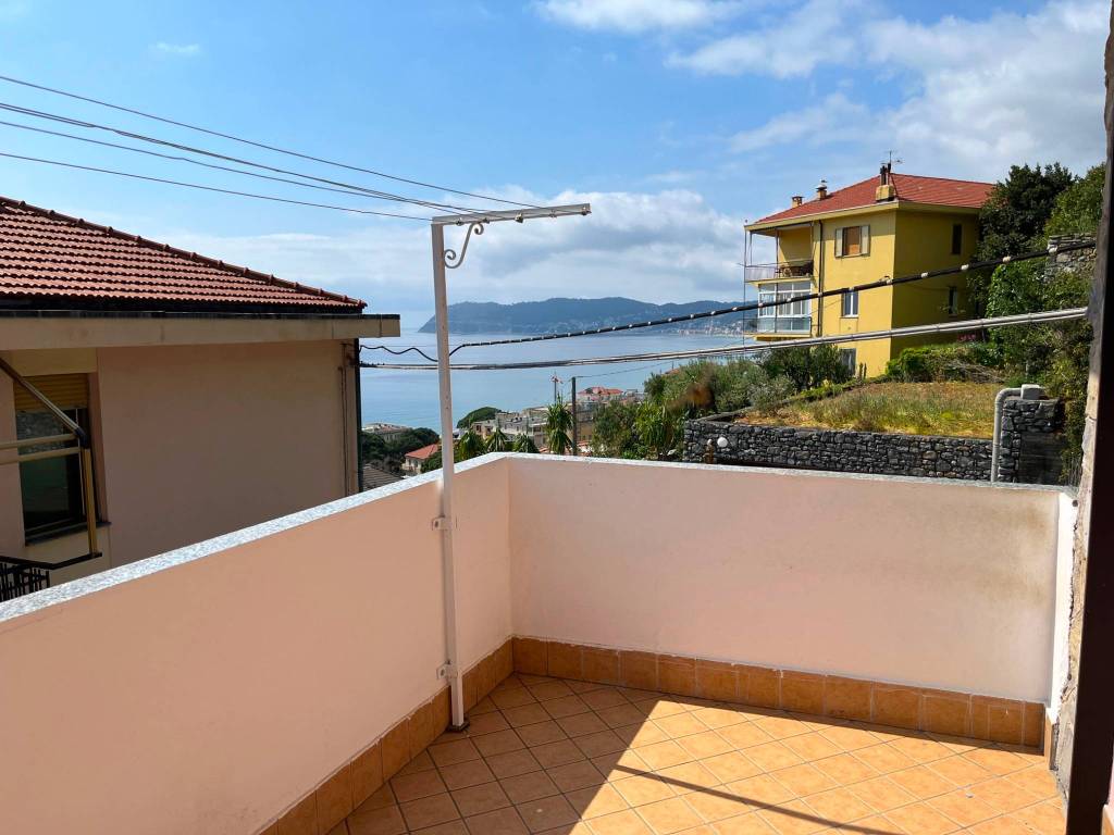 appartamento in vendita ad Alassio