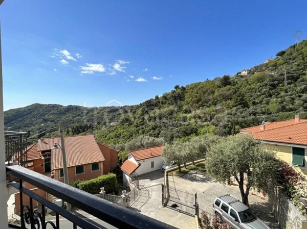 appartamento in vendita ad Alassio in zona Moglio