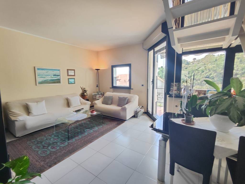 casa indipendente in vendita ad Alassio