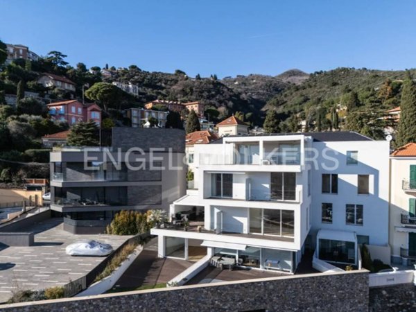 appartamento in vendita ad Alassio