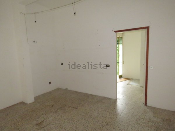locale di sgombero in vendita ad Alassio