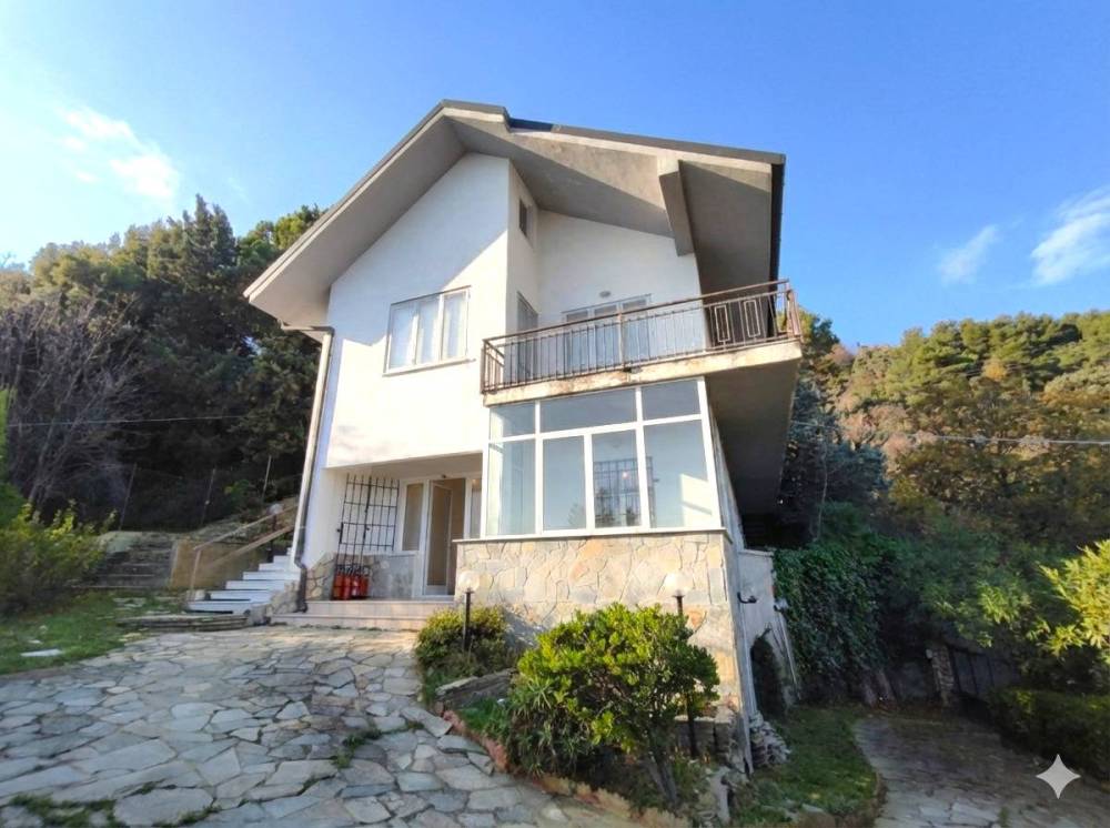 casa indipendente in vendita ad Alassio in zona Solva