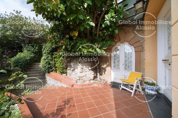 appartamento in vendita ad Alassio