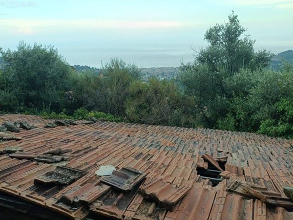 casale in vendita ad Alassio in zona Moglio