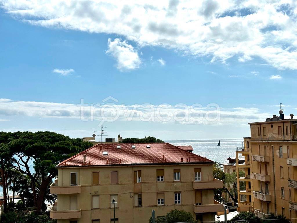 casa indipendente in vendita ad Alassio