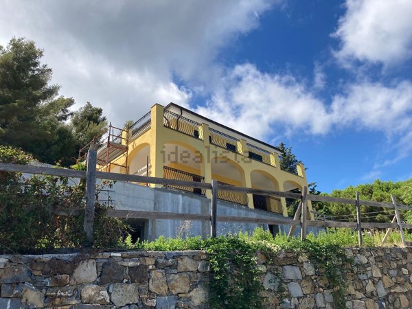 casa indipendente in vendita ad Alassio
