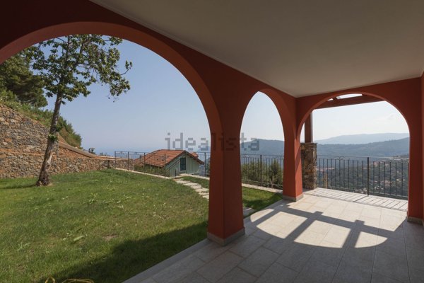 casa indipendente in vendita ad Alassio