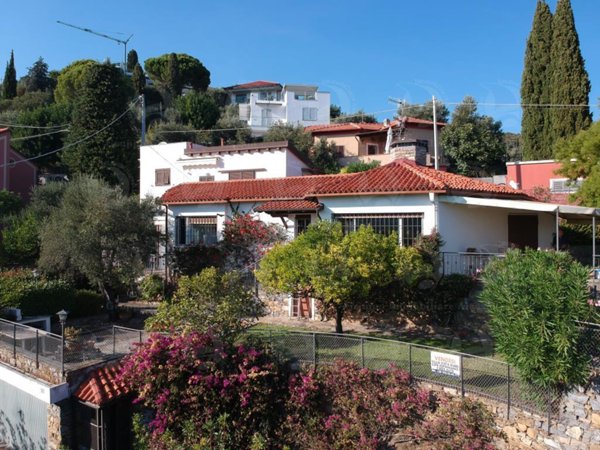 casa indipendente in vendita ad Alassio