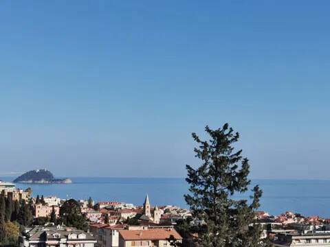 casa indipendente in vendita ad Alassio