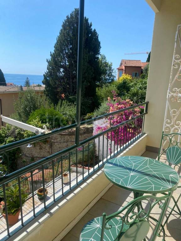 appartamento in vendita ad Alassio