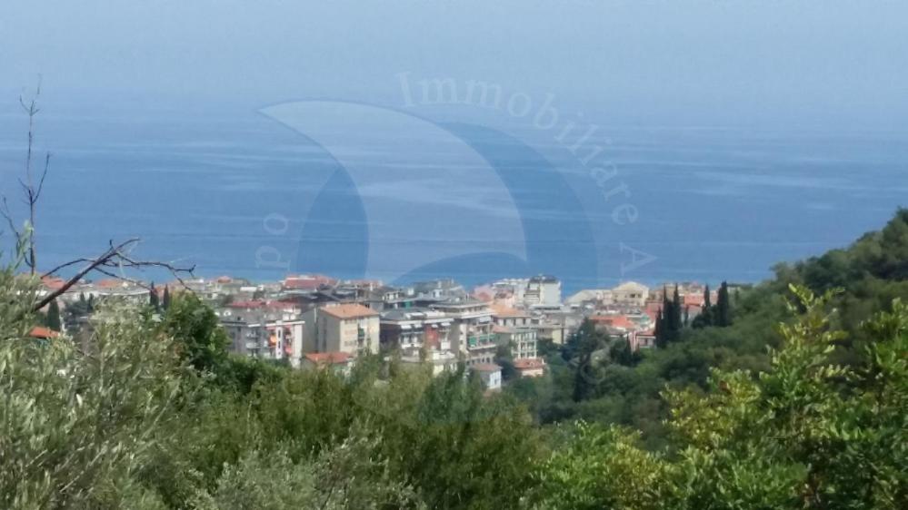 locale di sgombero in vendita ad Alassio in zona Moglio