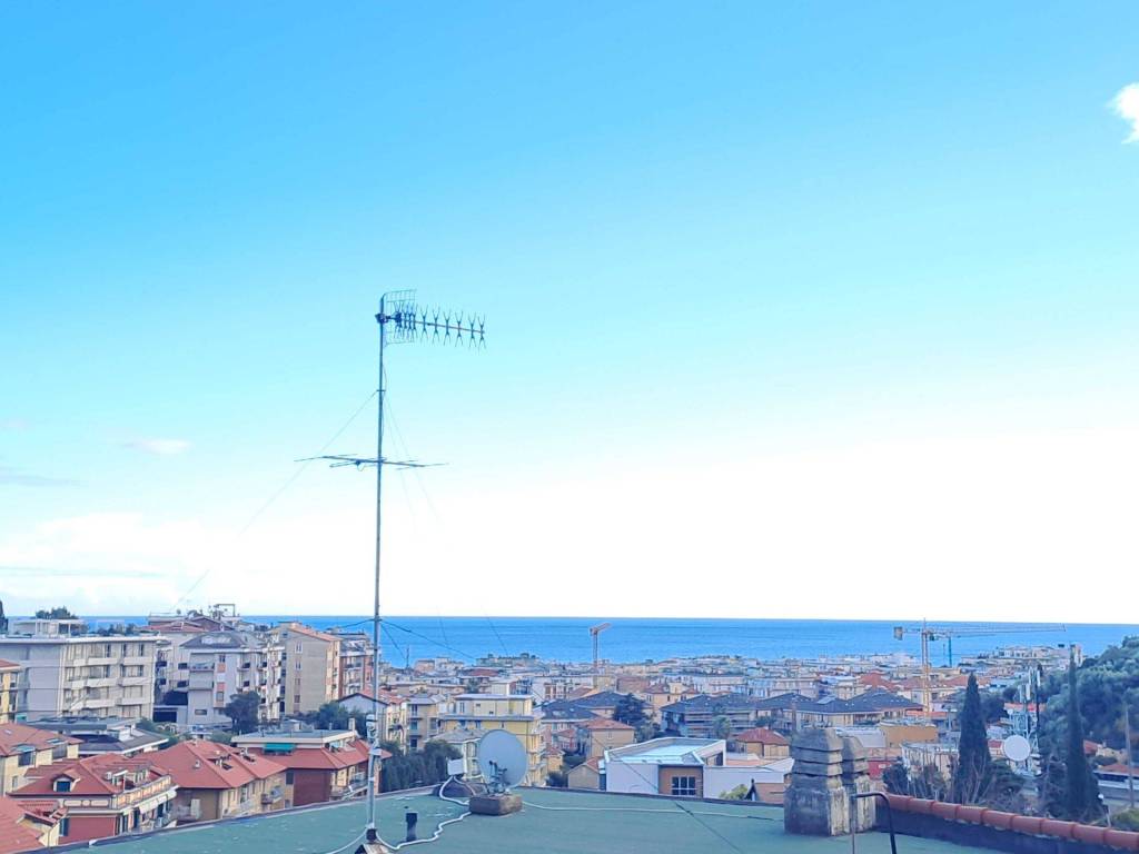 appartamento in vendita ad Alassio