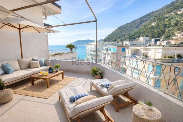 appartamento in vendita ad Alassio