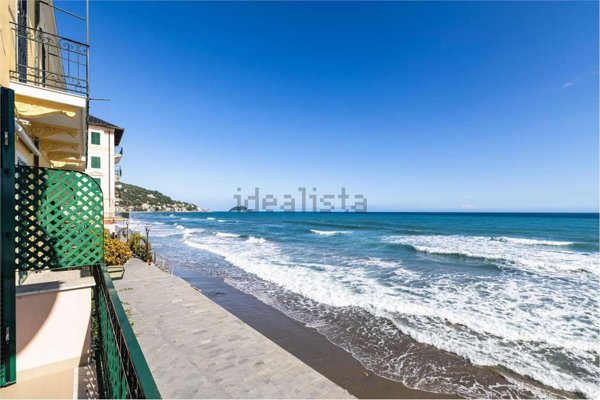appartamento in vendita ad Alassio