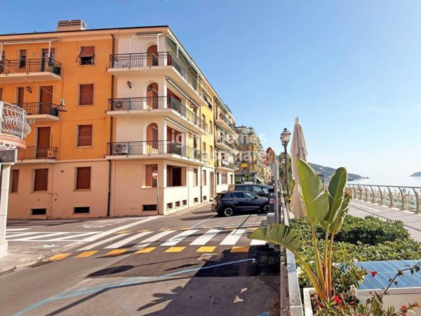 appartamento in vendita ad Alassio