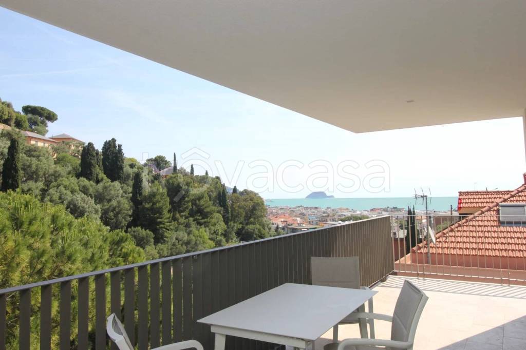 appartamento in vendita ad Alassio in zona Solva