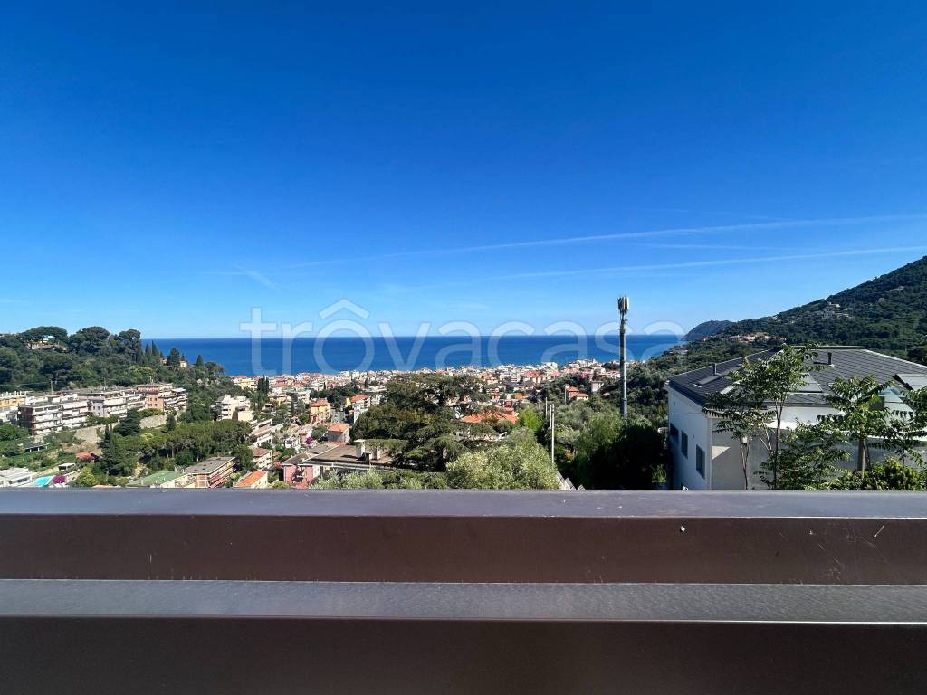 appartamento in vendita ad Alassio