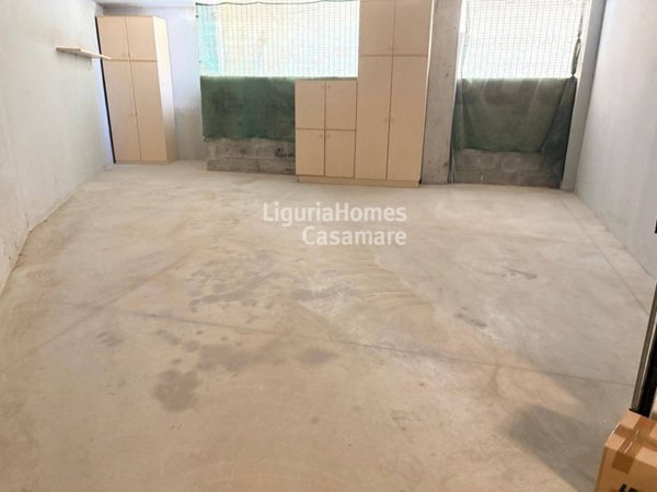 locale di sgombero in vendita ad Alassio