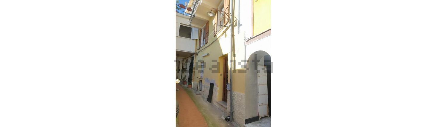 appartamento in vendita ad Alassio in zona Moglio