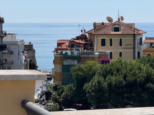 appartamento in vendita ad Alassio in zona Solva