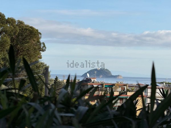appartamento in vendita ad Alassio